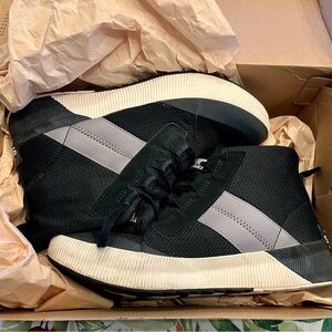 Sorel Out N About III Mid Sneaker Boots